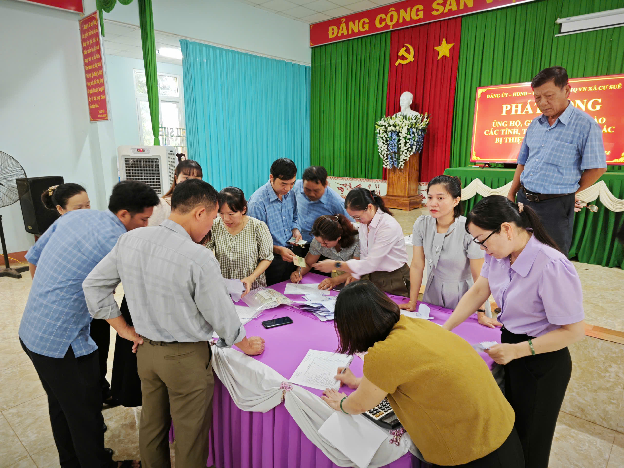 phat dong ung ho bao lut (3)